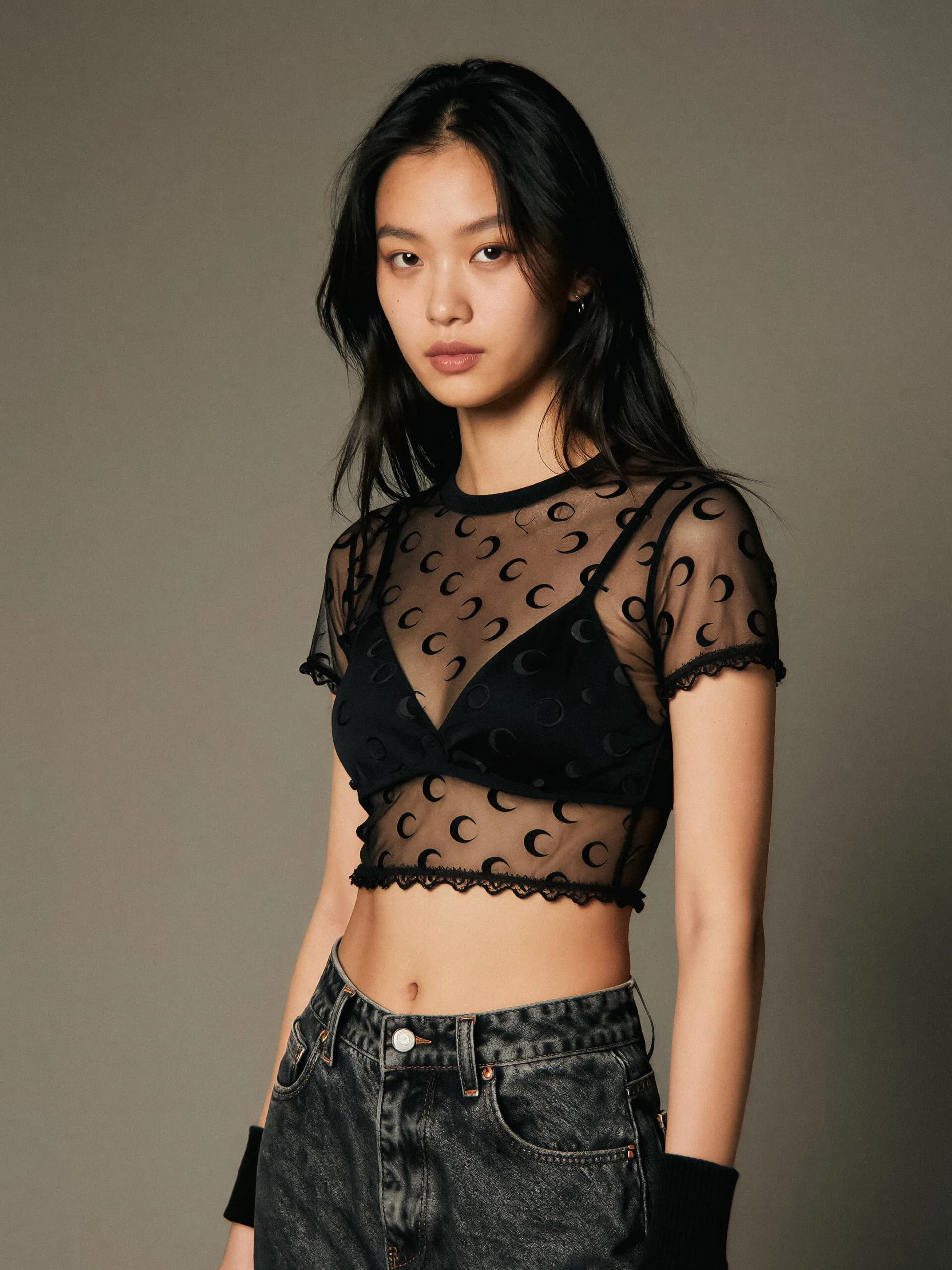 Essential cropped tee - torso view