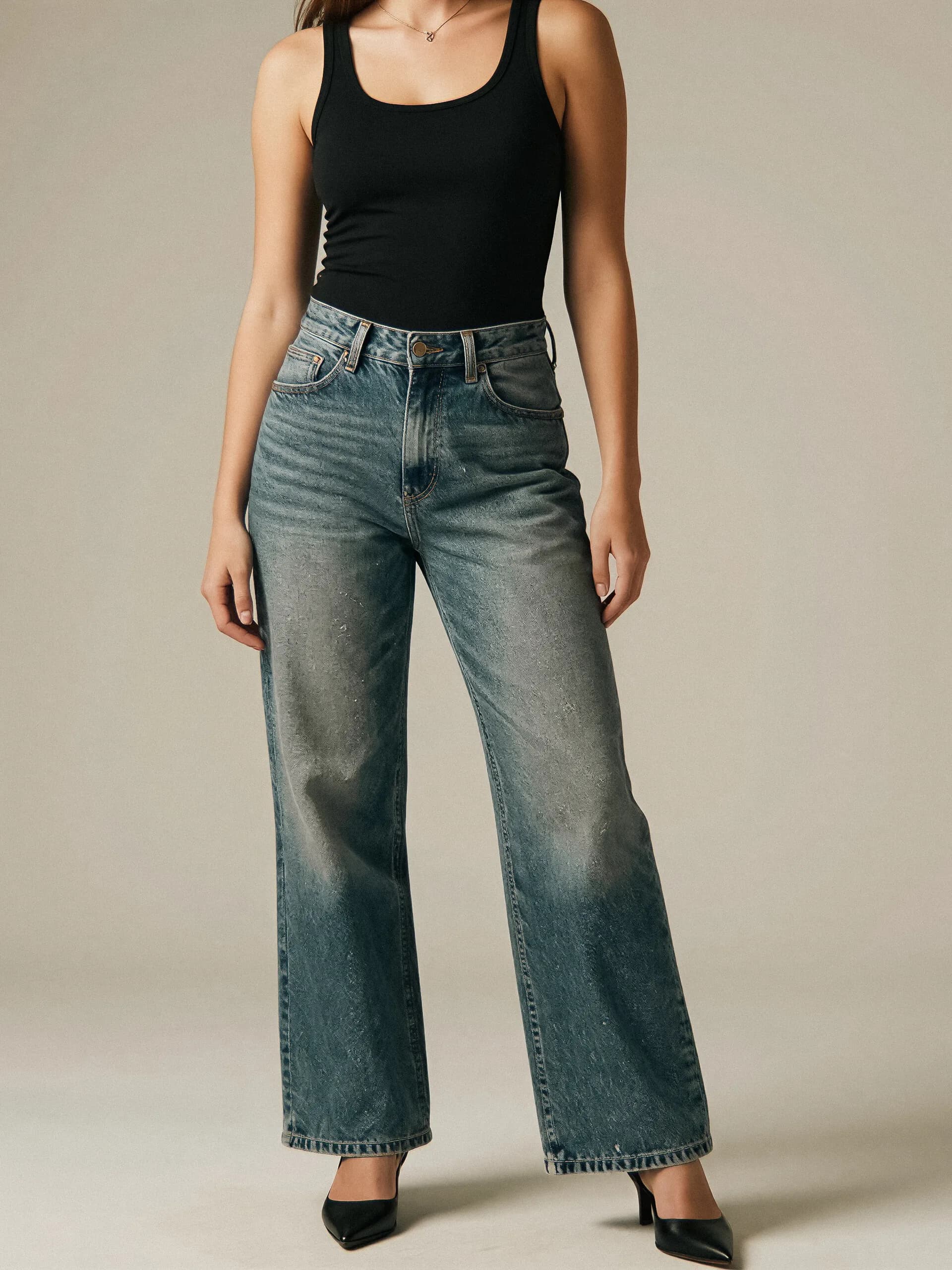 High waist relaxed jeans - legs view