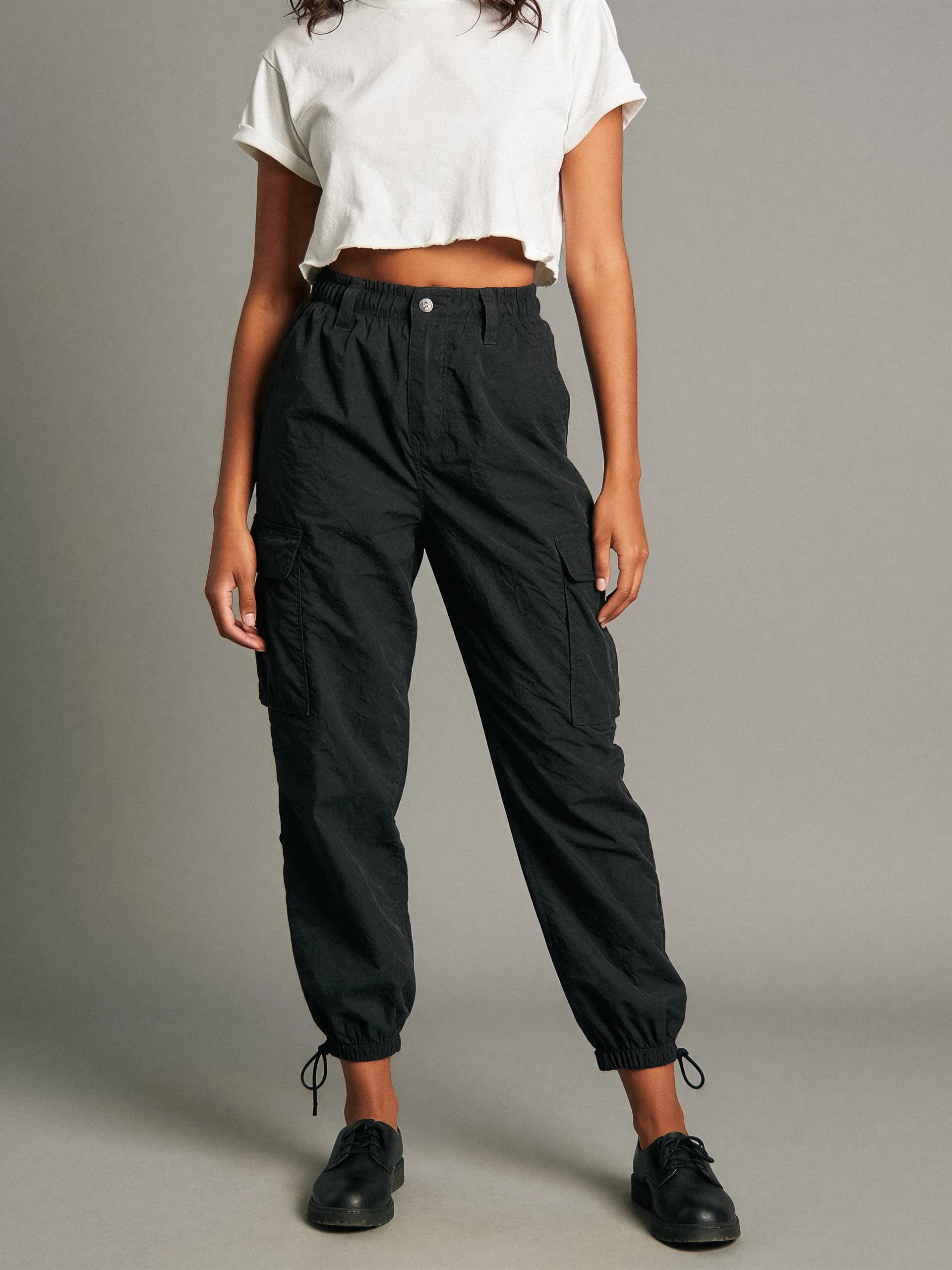 Sculpted cargo trousers - legs view