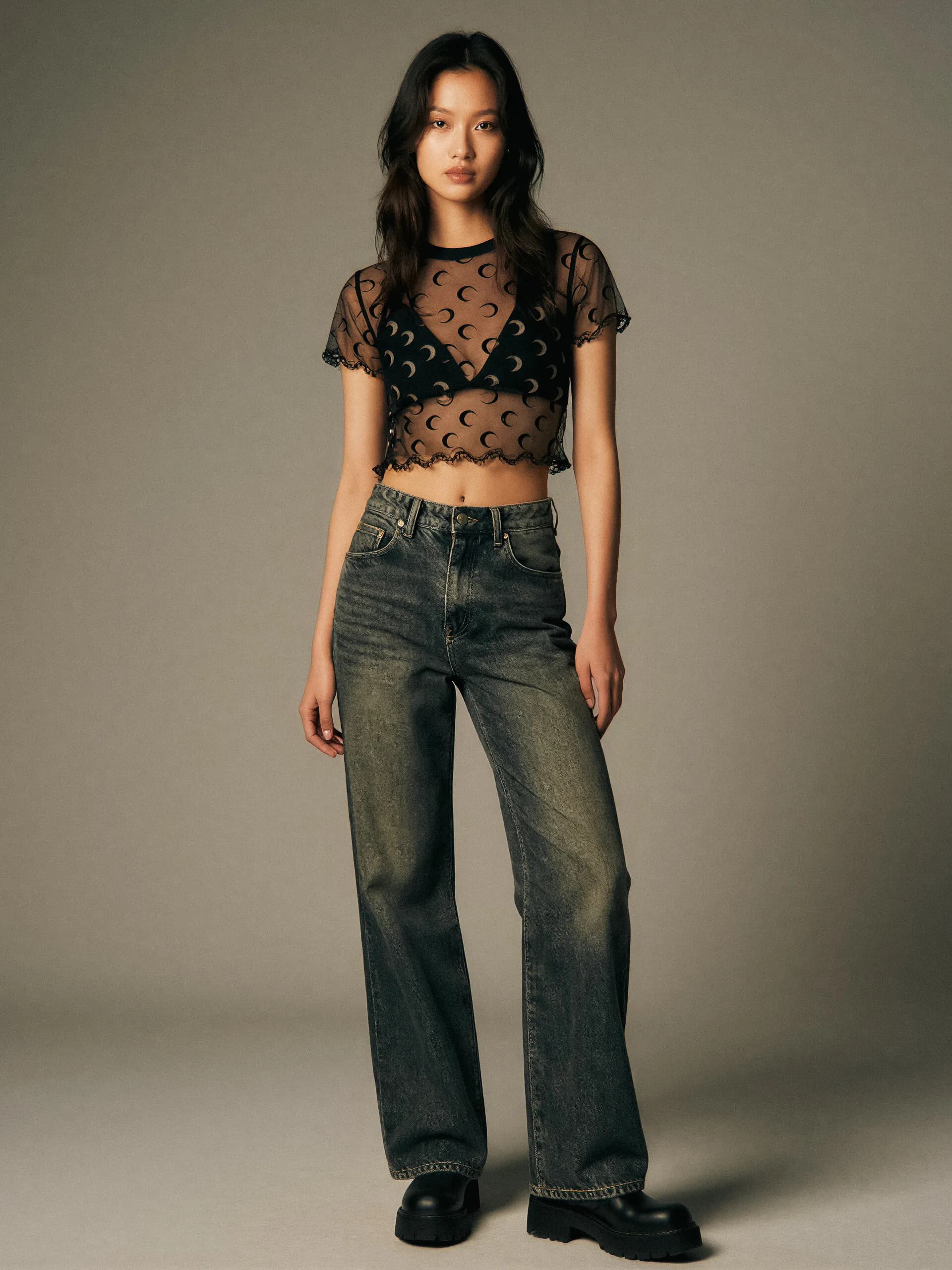 Essential cropped tee - full view